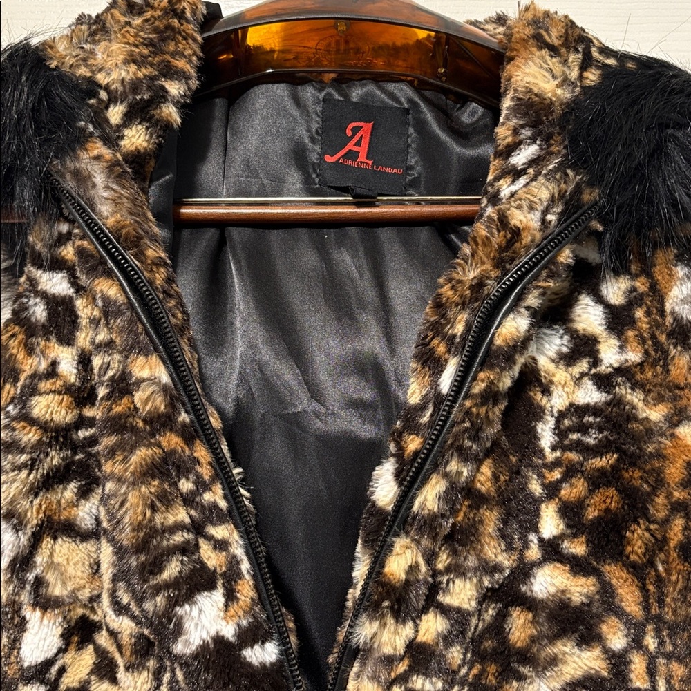 Adrienne Landau Brown and Black Faux Fur Vest - Picture 2 of 14